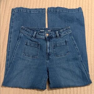 Old Navy Women's Extra High Rise Wide Leg Jeans in Medium Blue Denim